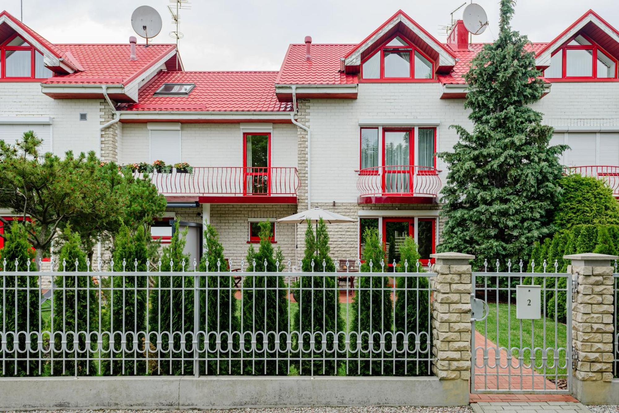 Family Inn Cottage With Terrace 帕兰加 外观 照片